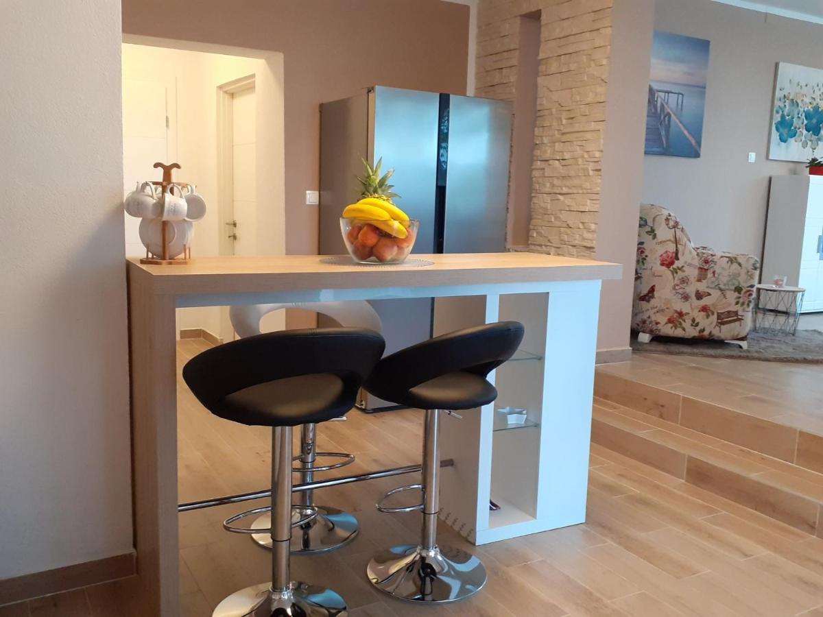 Apartment Hana With A Private Pool マリンスカ エクステリア 写真